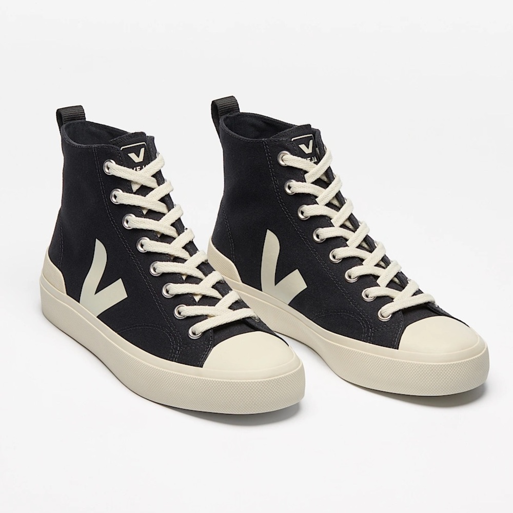 NWT VEJA WATA II CANVAS BLACK PIERRE SNEAKERS